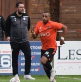 Johan Rudaz (à gauche) et Ruben Mesquita (en orange) ont l'étiquette de favoris dans cette finale.